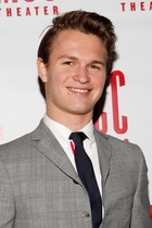 Ansel Elgort : ansel-elgort-1428011101.jpg