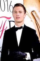 Ansel Elgort : ansel-elgort-1465336441.jpg