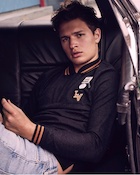 Ansel Elgort : ansel-elgort-1498800962.jpg