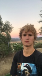 Ansel Elgort : ansel-elgort-1537283102.jpg