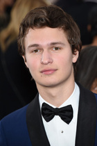 Ansel Elgort : ansel-elgort-1541877270.jpg