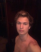 Ansel Elgort : ansel-elgort-1559435041.jpg