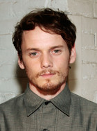 Anton Yelchin : anton-yelchin-1369852721.jpg