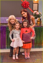 Ariana Grande : TI4U1371831948.jpg