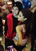 Ariana Grande : TI4U1374773610.jpg