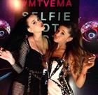 Ariana Grande : TI4U1385099662.jpg