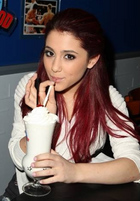 Ariana Grande : ariana-grande-1335487545.jpg