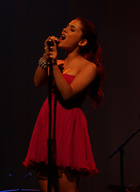 Ariana Grande : ariana-grande-1335514604.jpg