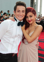 Ariana Grande : ariana-grande-1335834004.jpg