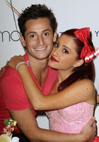 Ariana Grande : ariana-grande-1335846483.jpg