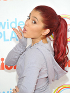 Ariana Grande : ariana-grande-1335911171.jpg