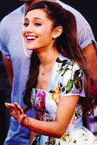 Ariana Grande : ariana-grande-1385730151.jpg