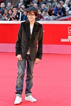 Asa Butterfield : asa-butterfield-1326620153.jpg