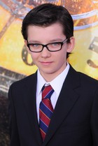 Asa Butterfield : asa-butterfield-1341188459.jpg