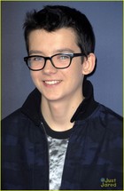 Asa Butterfield : asa-butterfield-1381522523.jpg