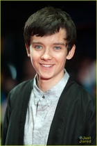 Asa Butterfield : asa-butterfield-1413590404.jpg