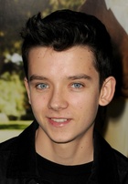 Asa Butterfield : asa-butterfield-1422273601.jpg