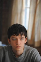 Asa Butterfield : asa-butterfield-1478463481.jpg