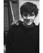 Asa Butterfield : asa-butterfield-1489308481.jpg