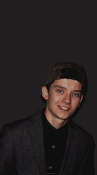 Asa Butterfield : asa-butterfield-1494199441.jpg