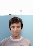 Asa Butterfield : asa-butterfield-1508296321.jpg