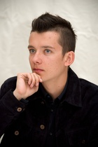 Asa Butterfield : asa-butterfield-1534560902.jpg