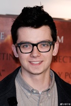 Asa Butterfield : asa-butterfield-1534720502.jpg