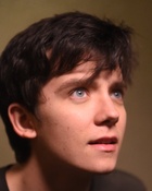 Asa Butterfield : asa-butterfield-1574655062.jpg