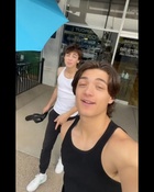 Asher Angel : TI4U1662308439.jpg