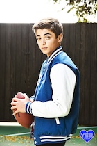 Asher Angel : asher-angel-1508845163.jpg