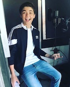 Asher Angel : asher-angel-1511050580.jpg