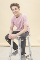 Asher Angel : asher-angel-1519353750.jpg