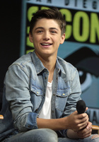 Asher Angel : asher-angel-1535057257.jpg