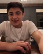 Asher Angel : asher-angel-1541698186.jpg