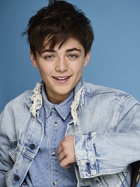 Asher Angel : asher-angel-1541703825.jpg