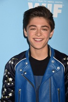 Asher Angel : asher-angel-1541703844.jpg