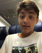 Asher Angel : asher-angel-1544902552.jpg