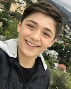 Asher Angel : asher-angel-1545089780.jpg