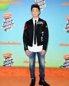 Asher Angel : asher-angel-1553391288.jpg