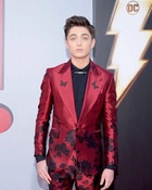 Asher Angel : asher-angel-1553885330.jpg