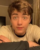 Asher Angel : asher-angel-1556476969.jpg