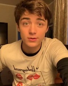 Asher Angel : asher-angel-1558105512.jpg