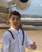 Asher Angel : asher-angel-1559262620.jpg