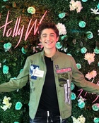 Asher Angel : asher-angel-1559842269.jpg