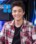 Asher Angel : asher-angel-1560108081.jpg