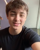 Asher Angel : asher-angel-1560443635.jpg