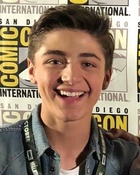 Asher Angel : asher-angel-1560471820.jpg