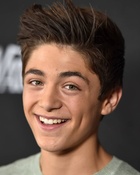 Asher Angel : asher-angel-1560969093.jpg