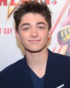 Asher Angel : asher-angel-1561513132.jpg