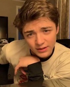 Asher Angel : asher-angel-1561513171.jpg